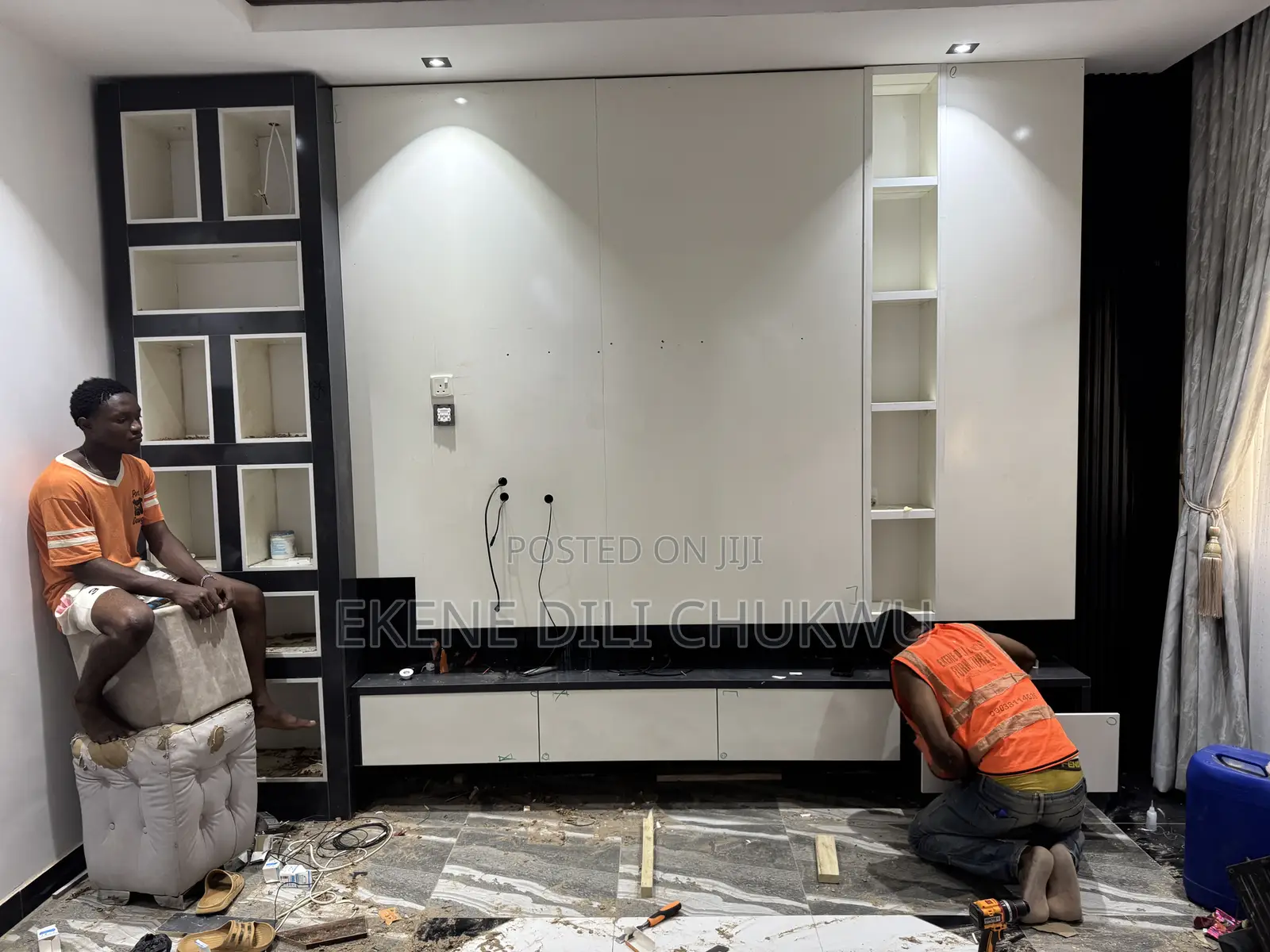 Wall Panel Entertainment Units With Flower Vase Led Light