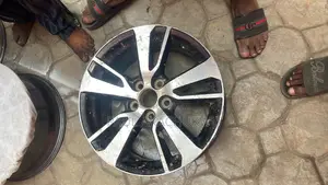 Toyota Rav4 013/017 Rim ( Body Spare Parts)