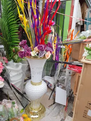 White Coloured Flower Pot/Vase
