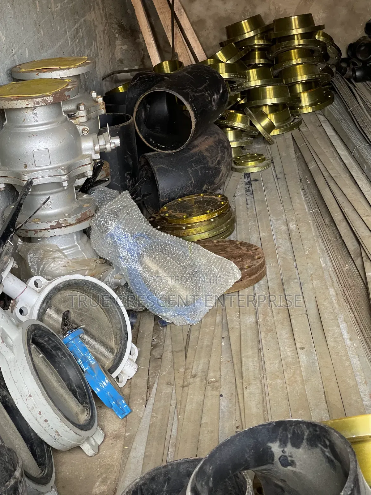 Flanges Elbow Reducers Pipe Fittings