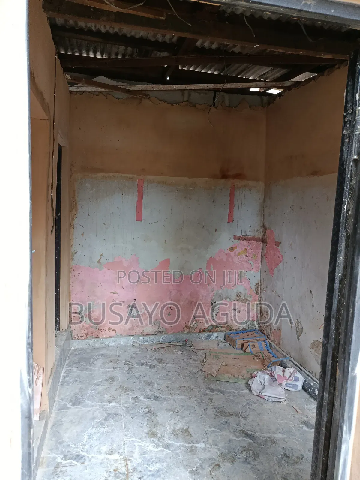 Studio Apartment in Ogunlana-Drive, Surulere for rent