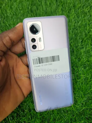 Photo - Xiaomi 12 256 GB
