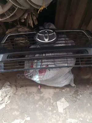 Front Grill Toyota Hilux 2020