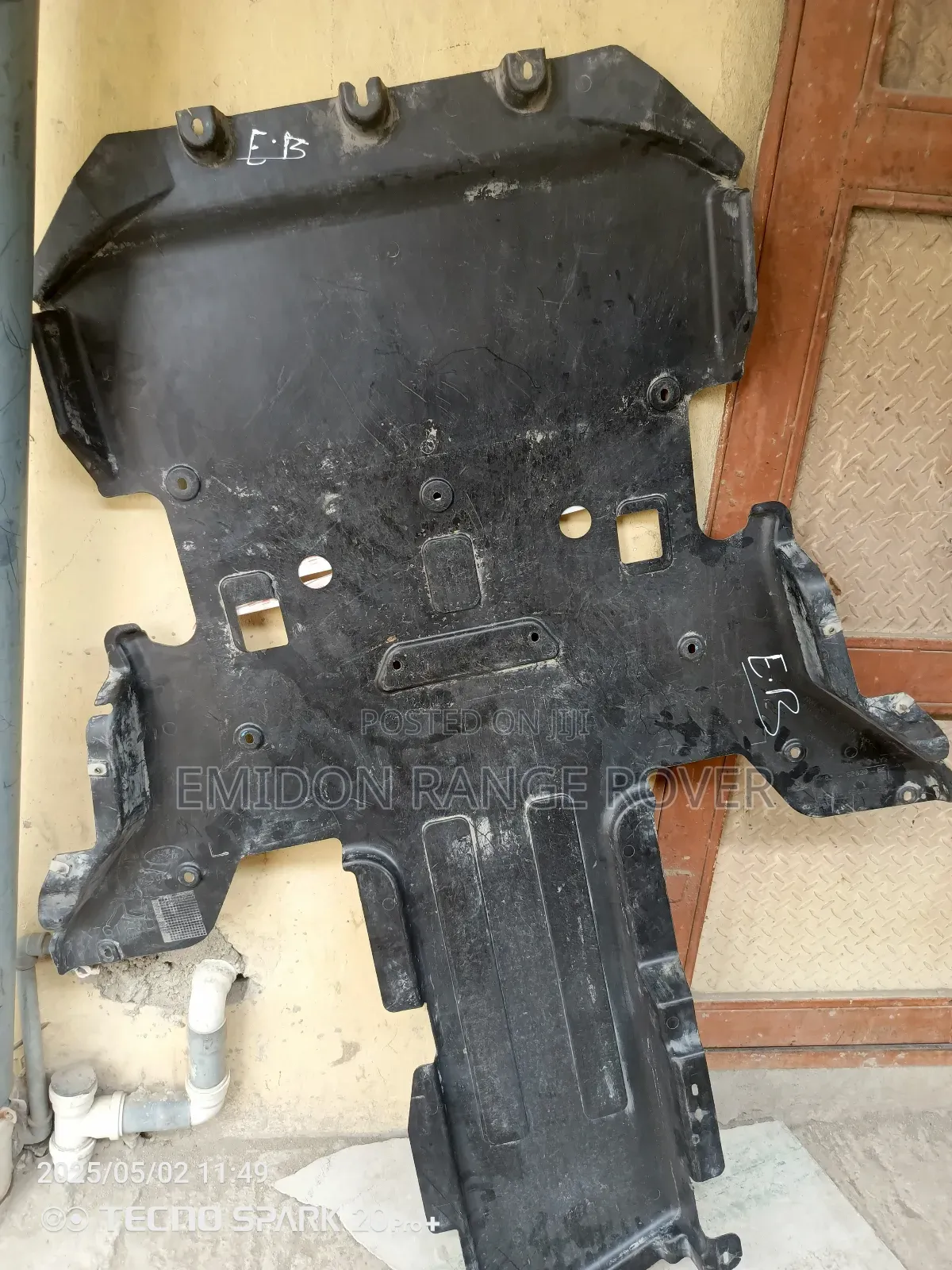 Range Rover Velar Down Engine Cover
