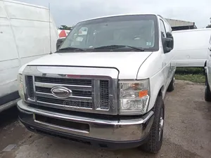 Photo - Ford E250 2012 White