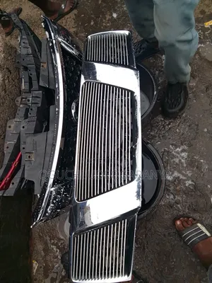 Front Grille for Nissan Pathfinder 2005