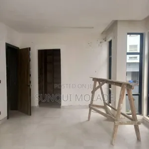 4bdrm Duplex in Off Ahmadu Bello Way for rent