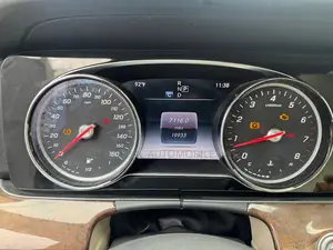 Mercedes-Benz E300 Base RWD Sedan (2.0L 4cyl 9A) 2017 Black