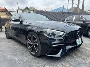 Mercedes-Benz E300 Base RWD Sedan (2.0L 4cyl 9A) 2017 Black