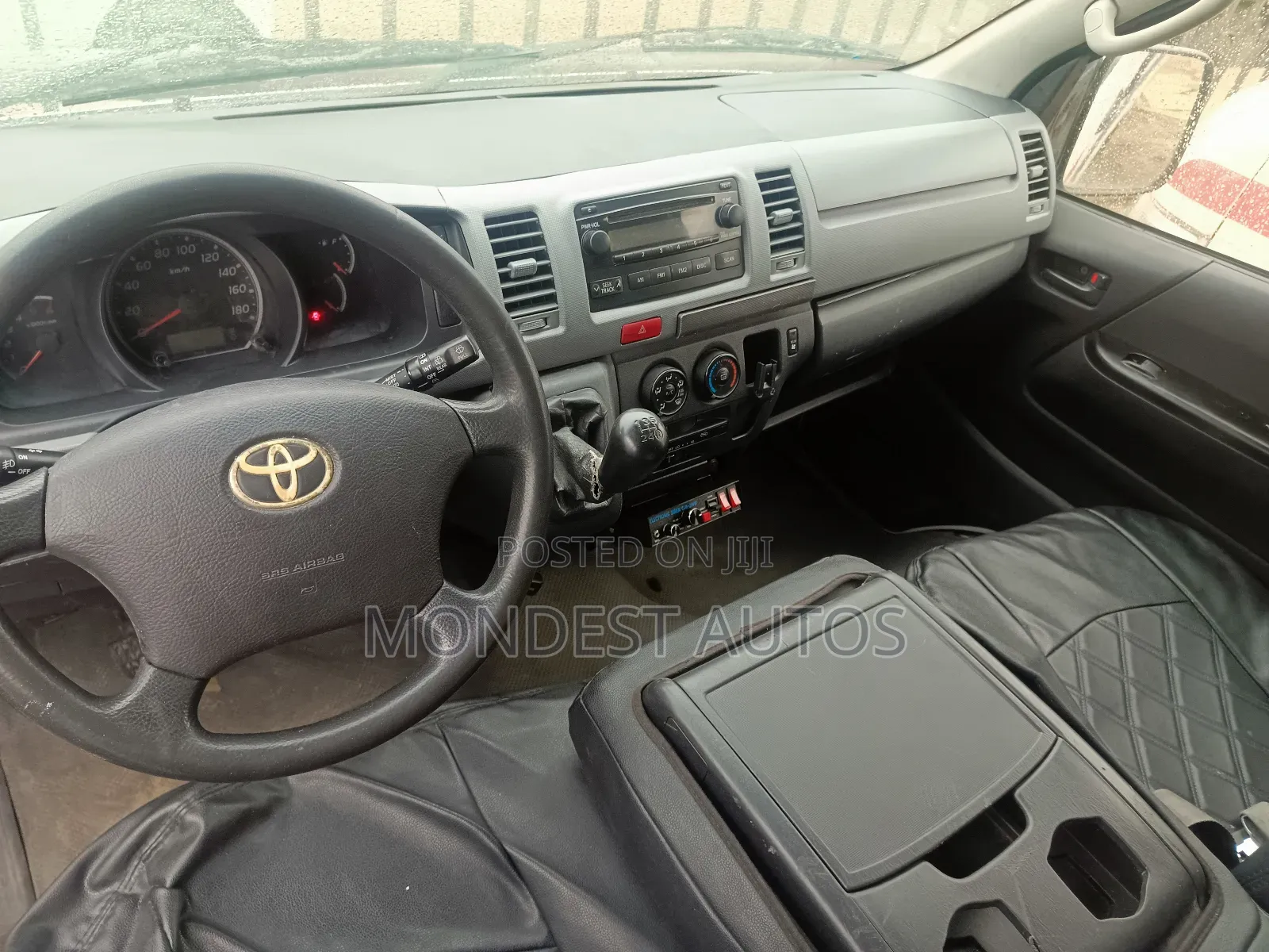 Toyota HiAce 2014 White