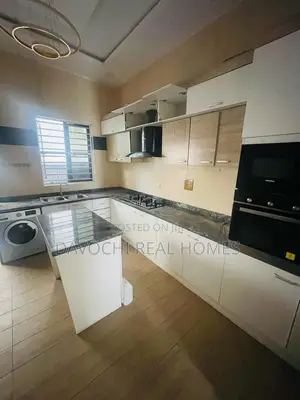 4bdrm Duplex in Chevron for rent