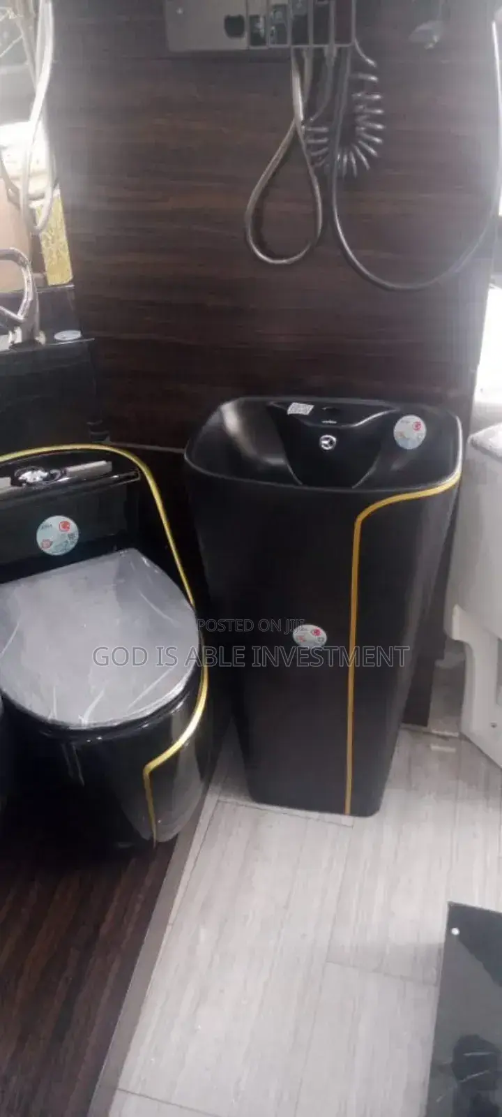 Executive Black Water Closet