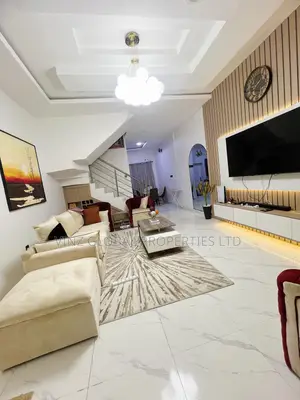 Luxury 2 Bedroom Duplex With Ps5, Solar Inverter