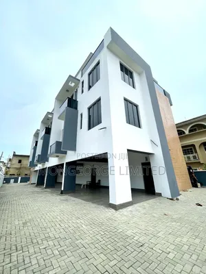 5bdrm Penthouse in Ajah for sale