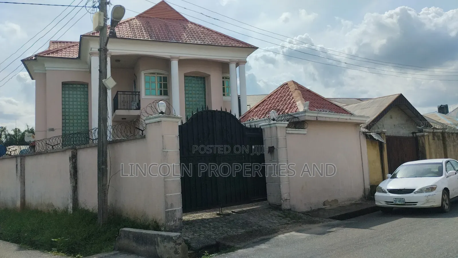 5bdrm Duplex in Osongama Estate Uyo for sale