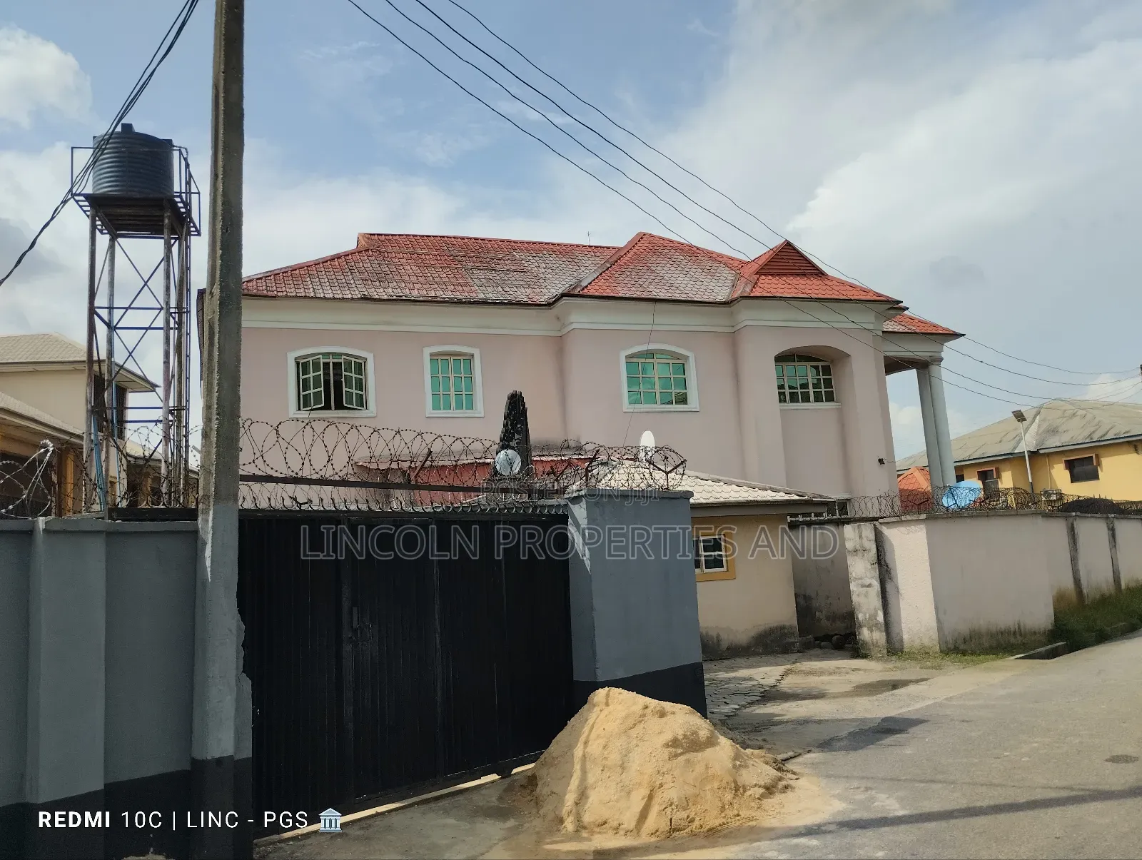 5bdrm Duplex in Osongama Estate Uyo for sale