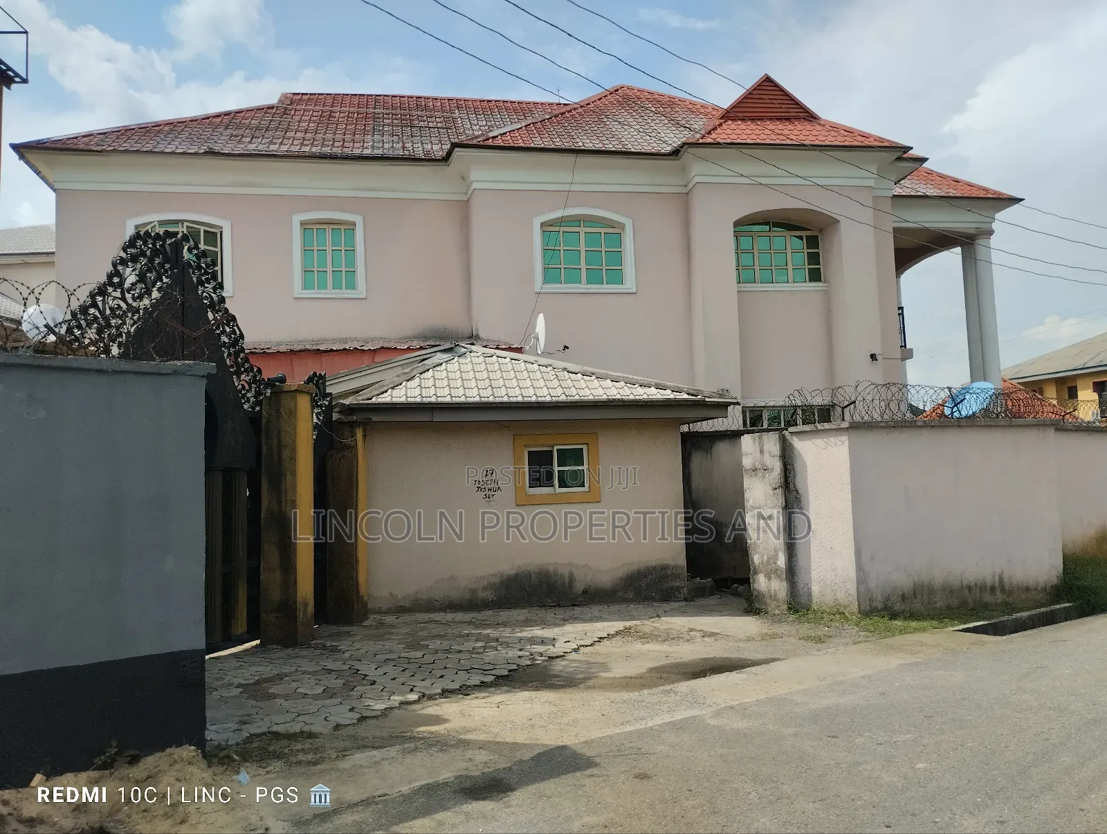 5bdrm Duplex in Osongama Estate Uyo for sale