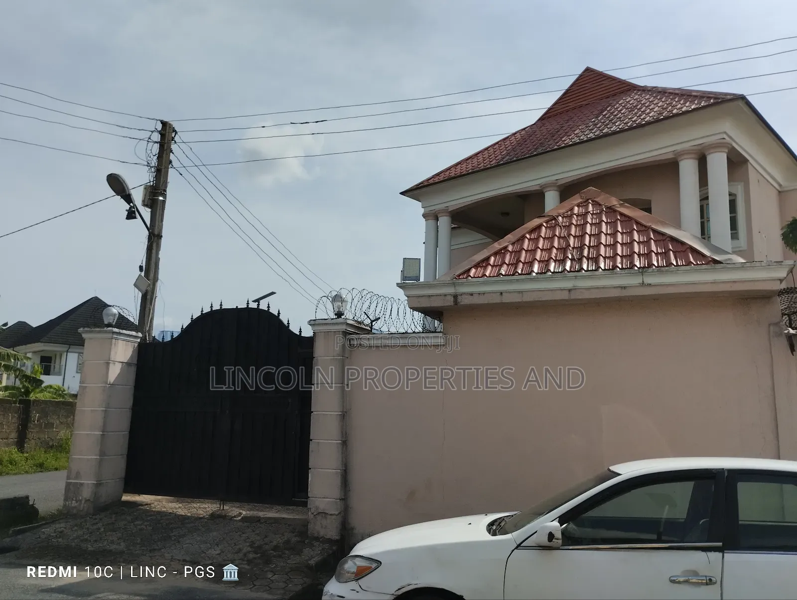 5bdrm Duplex in Osongama Estate Uyo for sale