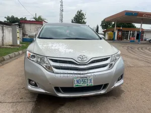 Photo - Toyota Venza 2014 Silver
