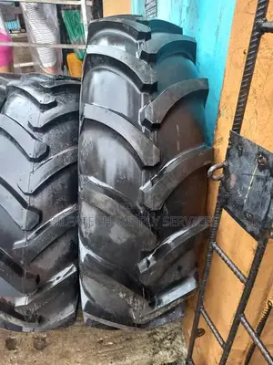 Original 16.9*30 Vehicle Tyre