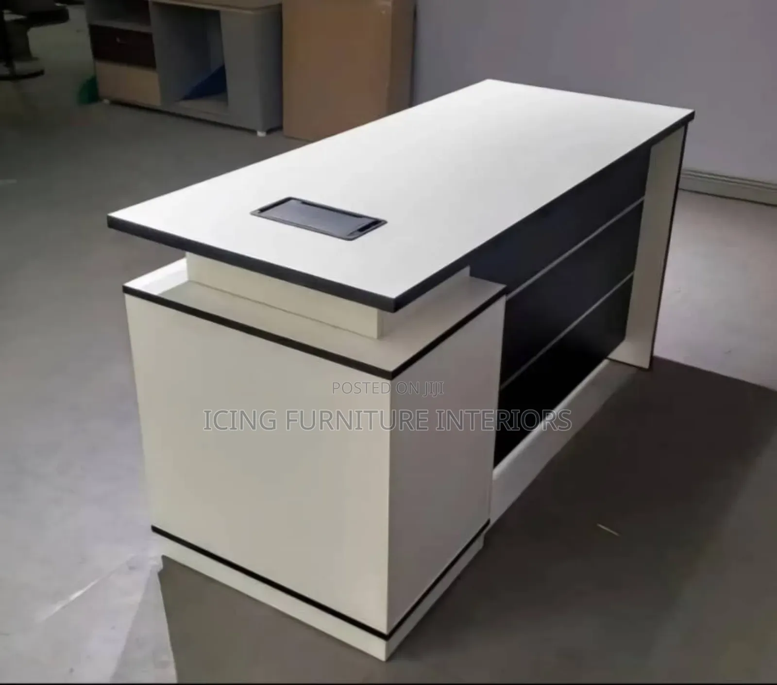 Premium Designed Office Table. 1.4 Meters