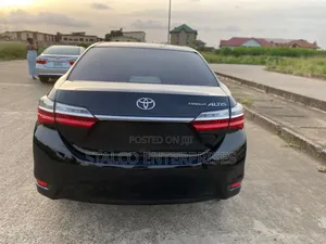 Toyota Corolla LE 4dr Sedan (1.8L 4cyl CVT) 2014 Black