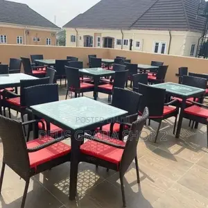 4 Seaters Outdoor Rattan Table and Chairs