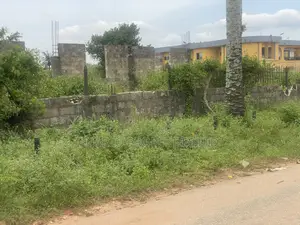 400ft by 400ft(16plots) on a Tarred Road at Ugbor, G.R.A.