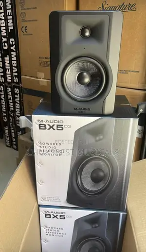 Photo - M-Audio Bx5 D3 Powered Studio Monitor
