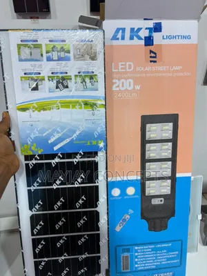 200 Watts Akt Solar Street Light