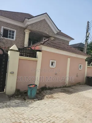 10bdrm Block of Flats in Ajao Estate, Airport Road / Ikeja for sale