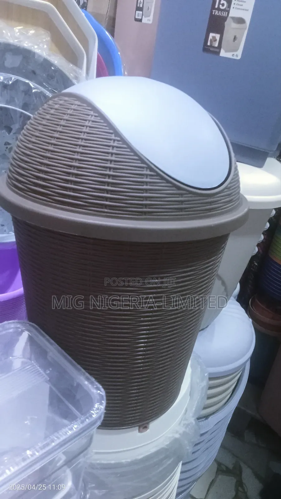 15l Swing Plastic Kitchen and Toilet Dustbin