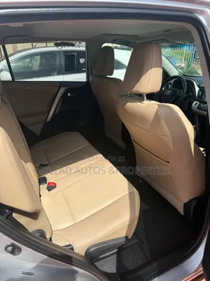 Toyota RAV4 Limited 4dr SUV (2.5L 4cyl 6A) 2014 Silver