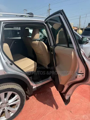 Toyota RAV4 Limited 4dr SUV (2.5L 4cyl 6A) 2014 Silver