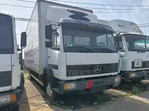 Mercedes 814 Cargo Truck German Spec