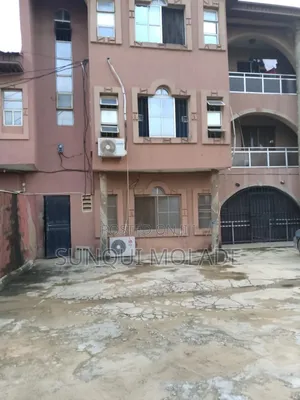 3bdrm Block of Flats in Ajao Estate for sale