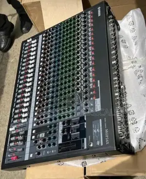 Photo - Yamaha Mgp24x Premium Mixing Console Large