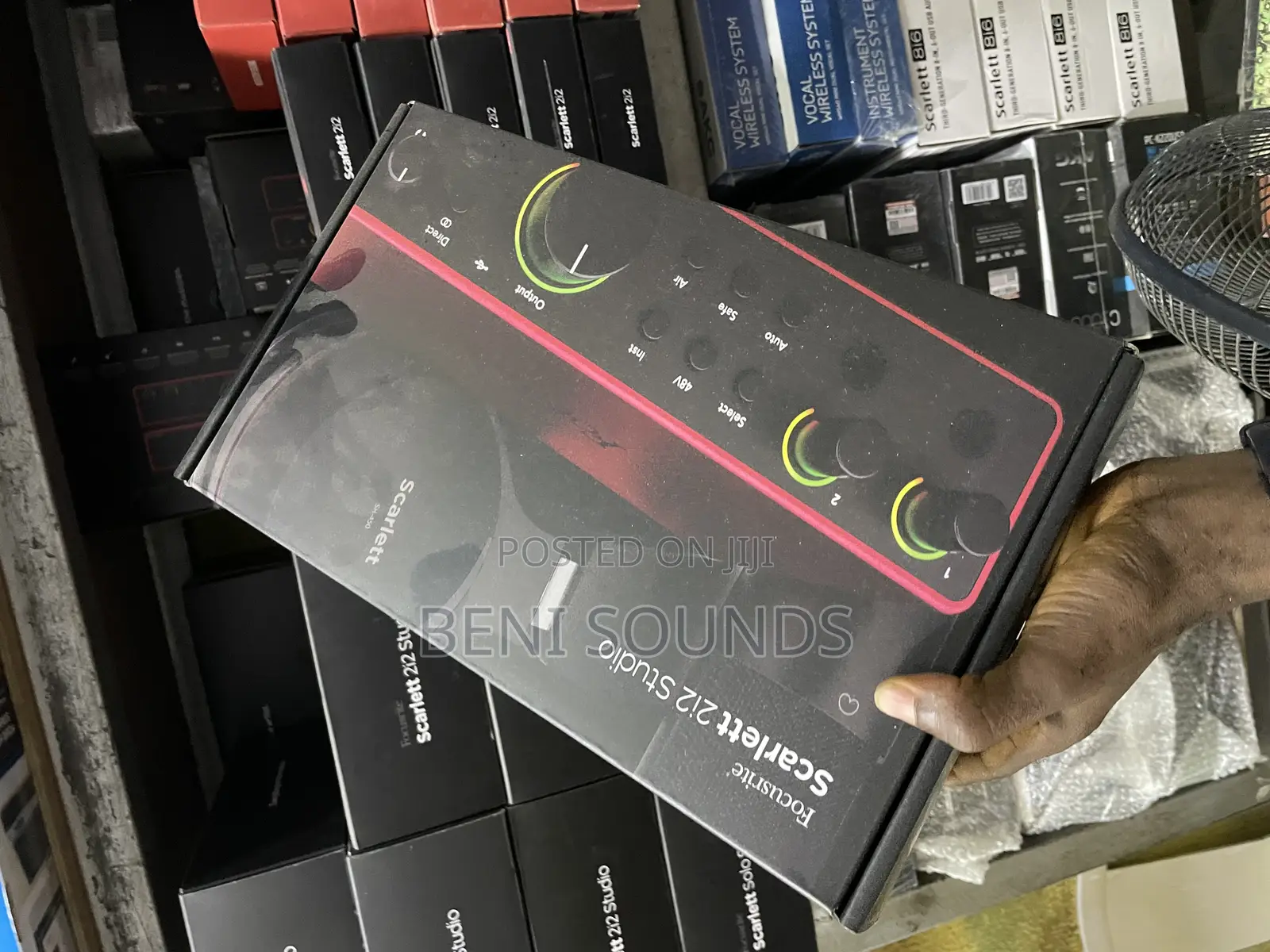 Focusrite Scarlet 2i2 Studio Set Bundle 4th Gen