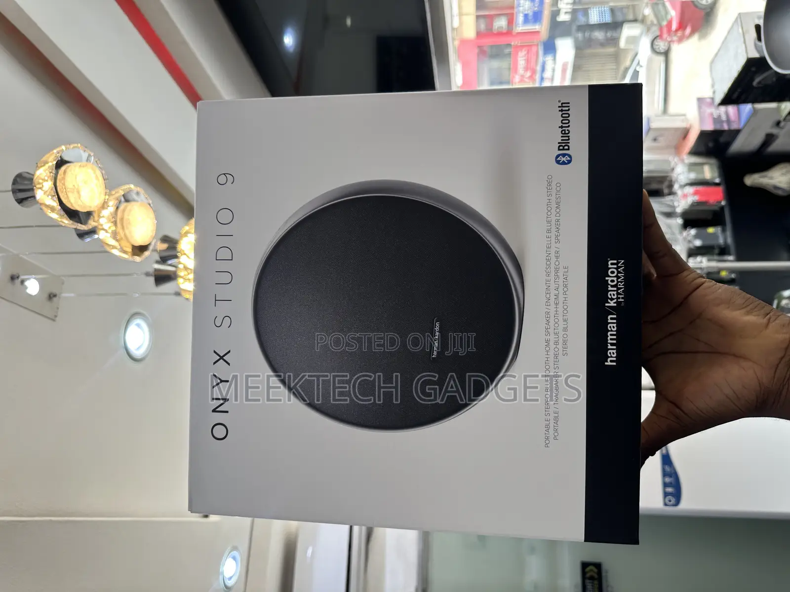 Onyx Studio 9