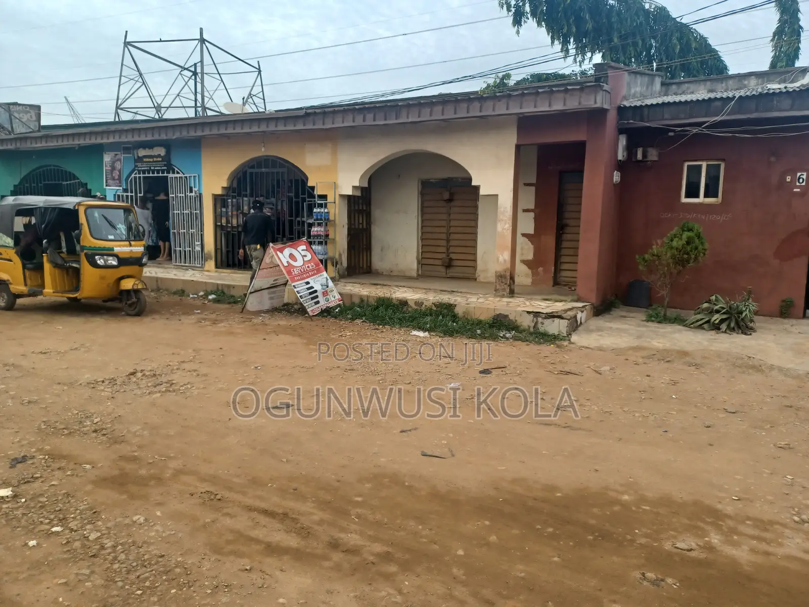 Full Plot With 5 Shops