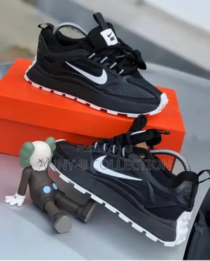 High Quality Nike Black Trainers Sneakers