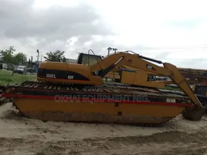 Photo - Cat Swamp Buggy 320cl