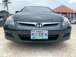 Photo - Honda Accord 2006 Gray