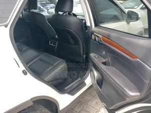 Lexus RX 350 FWD 2017 White