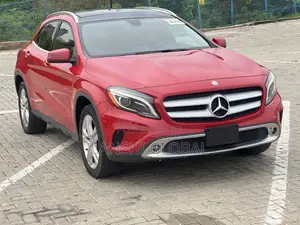 Mercedes-Benz GLA 250 2015 Red