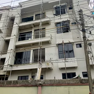 3bdrm Block of Flats in Slightly Off Allen for sale