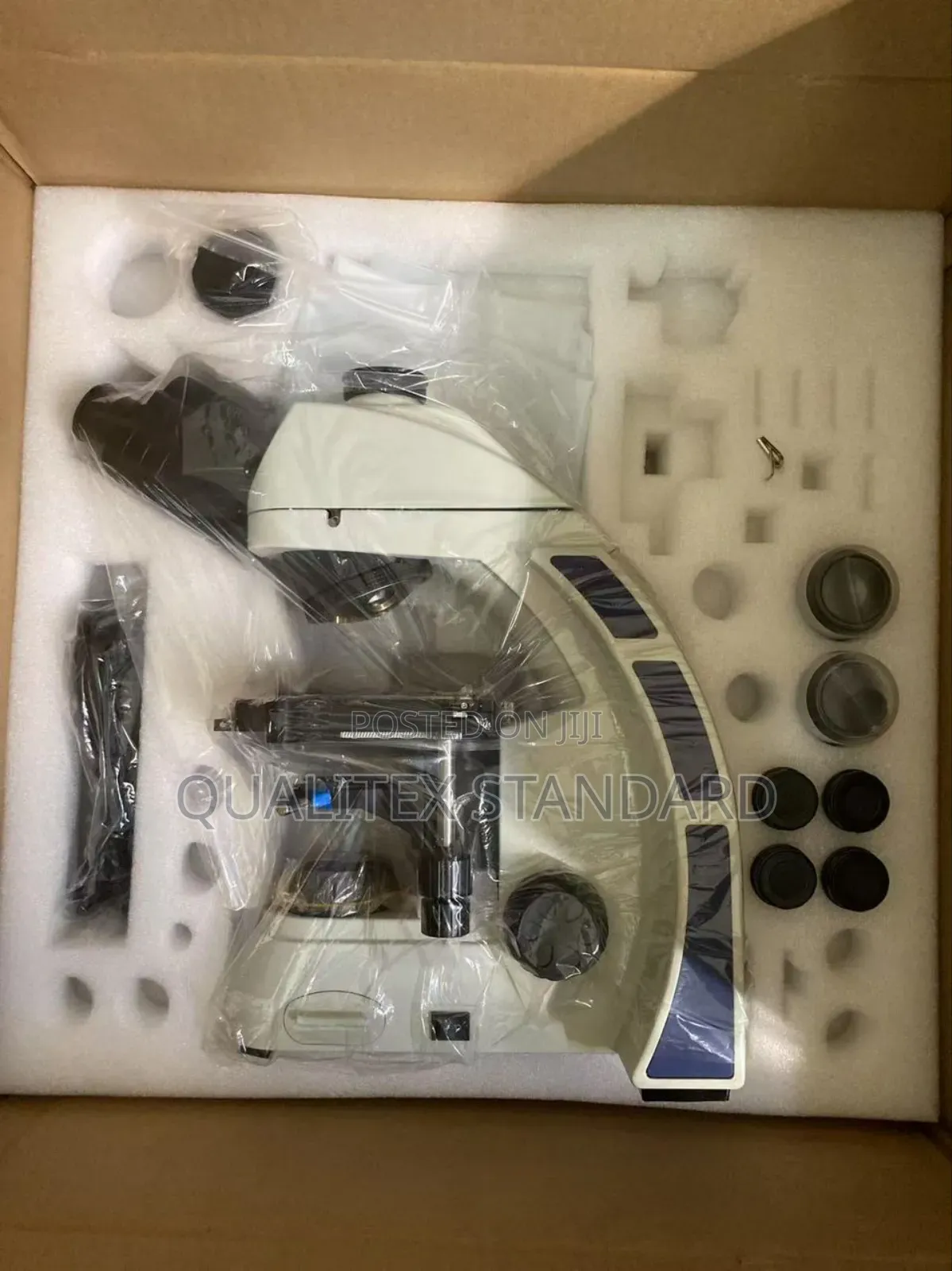 Trinocular Microscope