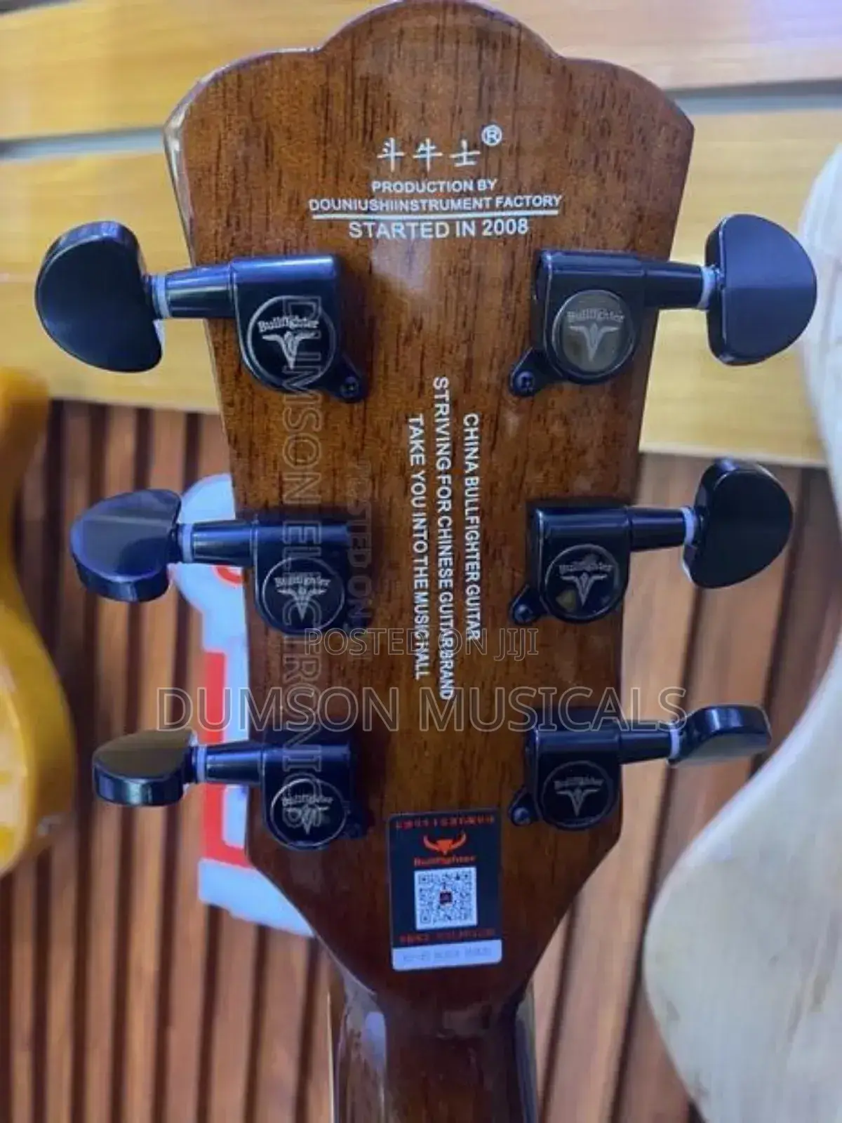 Electroacoustic Guitar  Big Size