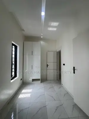 Beautifully Finished 4 Bedroom Duplex With Bq
