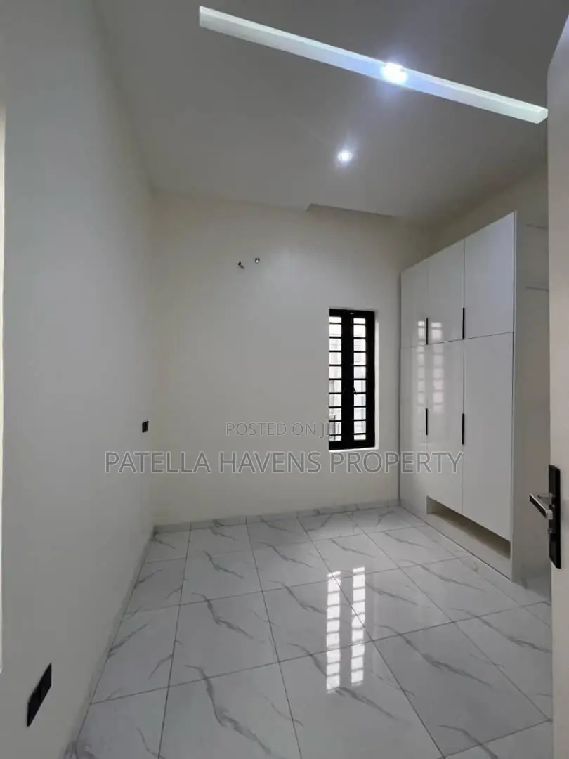 Beautifully Finished 4 Bedroom Duplex With Bq